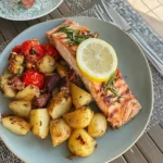 Salmón al Horno con Patatas y Limón